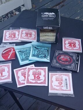 Ernie Ball Guitar & Bass String Mix - Assorted Gauges